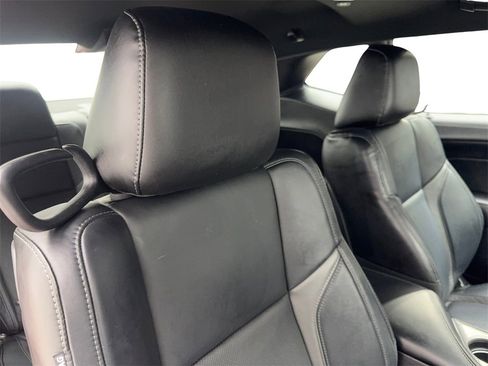 Used 2023 Dodge Challenger SXT w/ Plus Package image 40