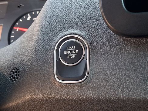 Used 2023 Mercedes-Benz Sprinter 2500 image 22