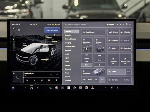 Used 2025 Tesla Cybertruck AWD Crew Cab image 10