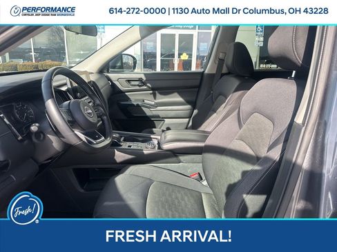 Used 2024 Nissan Pathfinder SV image 14