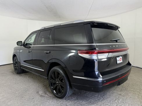 Used 2023 Lincoln Navigator Reserve AWD/4WD image 5