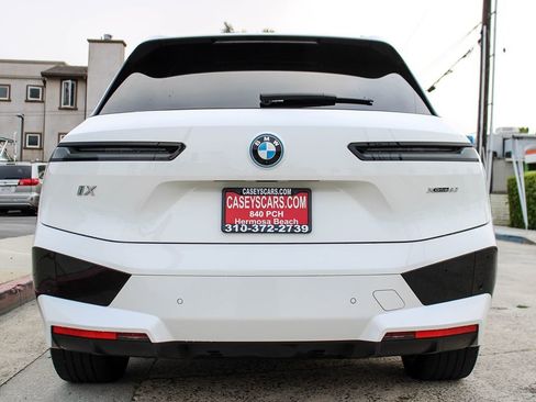 Used 2024 BMW iX xDrive50 w/ Premium Package AWD/4WD image 5