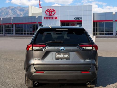 Used 2024 Toyota RAV4 LE AWD/4WD image 4