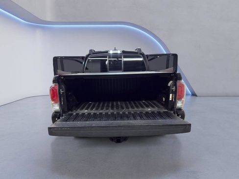 Used 2016 Toyota Tacoma Limited image 11