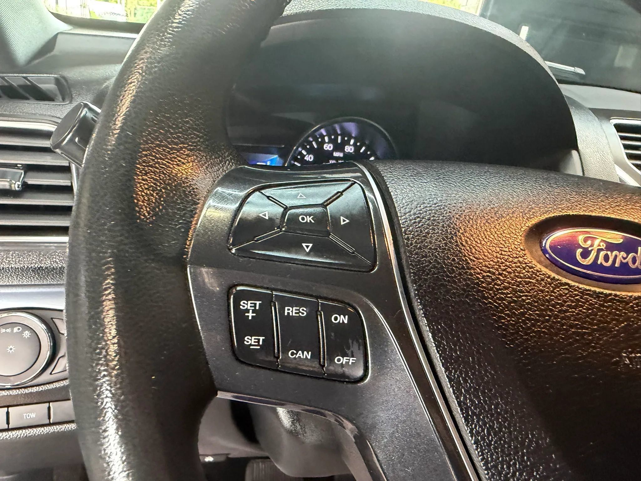 Used 2019 Ford Explorer Limited w/ Class III Trailer Tow Package FWD image 21