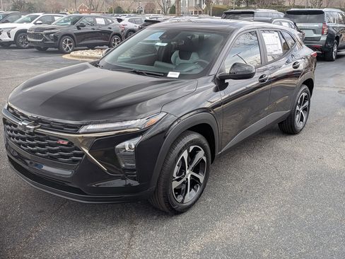 New 2026 Chevrolet Trax RS w/ Sunroof Package image 3