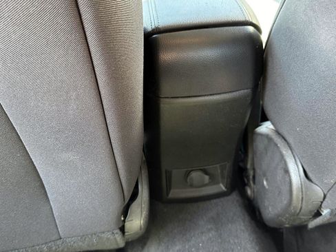 Used 2013 Chevrolet Cruze LS image 11