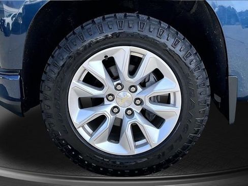 Used 2019 Chevrolet Silverado 1500 Custom w/ Custom Value Package image 31