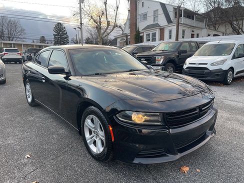 Used 2018 Dodge Charger SXT image 8