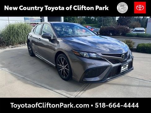 Used 2024 Toyota Camry SE w/ Cold Weather Package AWD/4WD image 1