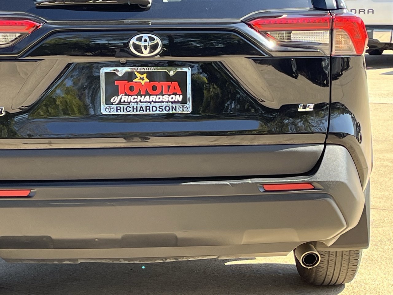 Used 2024 Toyota RAV4 LE FWD image 6