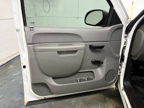 Used 2014 Chevrolet Silverado 2500 W/T image 9