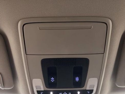 Certified 2025 Honda Pilot Touring image 15