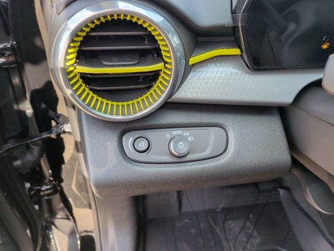 New 2026 Chevrolet Trax LT image 15