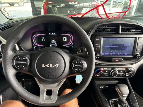 Used 2023 Kia Soul LX FWD image 12