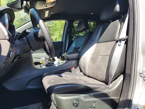 Used 2021 Jeep Grand Cherokee Laredo X RWD image 2