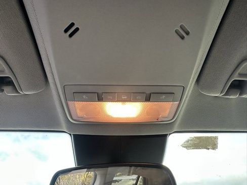 Used 2020 Chevrolet Trax LT w/ LT Convenience Package image 22