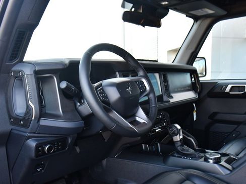 New 2025 Ford Bronco Badlands image 11