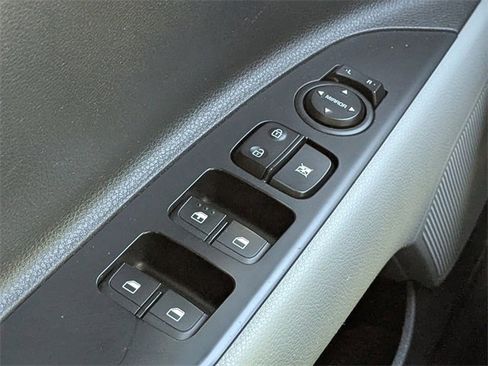 Used 2018 Kia Rio S image 24