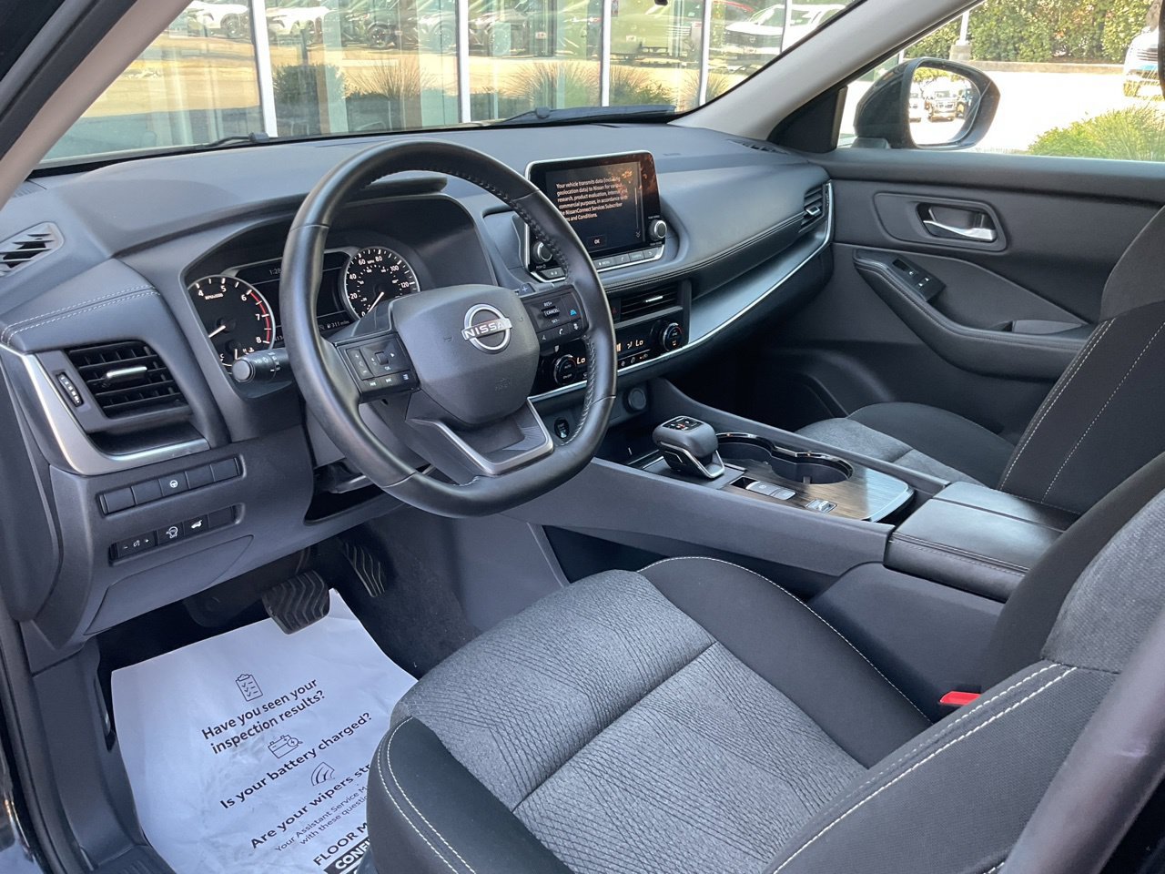 Used 2025 Nissan Rogue SV FWD image 11