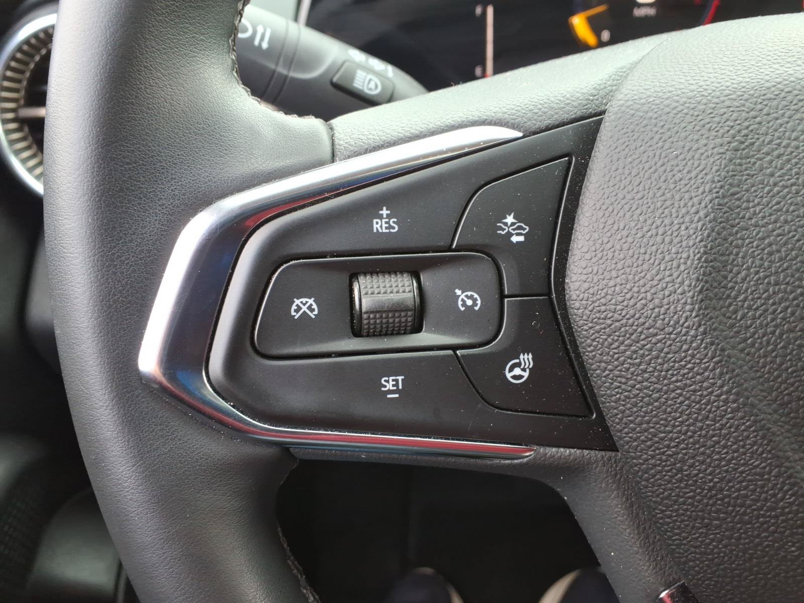 Used 2024 Chevrolet Trax ACTIV w/ Sunroof Package FWD image 27
