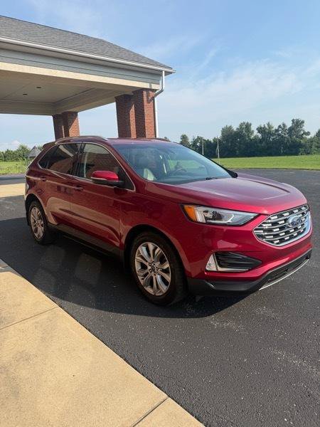 Used 2019 Ford Edge Titanium w/ Cold Weather Package AWD/4WD image 6
