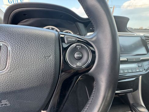 Used 2017 Honda Accord EX-L image 14