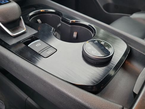 Certified 2021 Nissan Rogue SV w/ Premium Package image 37