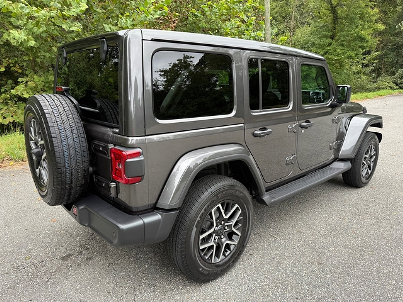 New 2027 Jeep Wrangler Unlimited Sahara AWD/4WD image 7