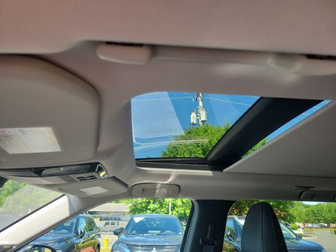 New 2026 Mitsubishi Outlander SE AWD/4WD image 14