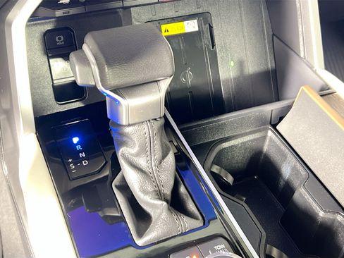Used 2024 Toyota Tundra Capstone AWD/4WD image 24
