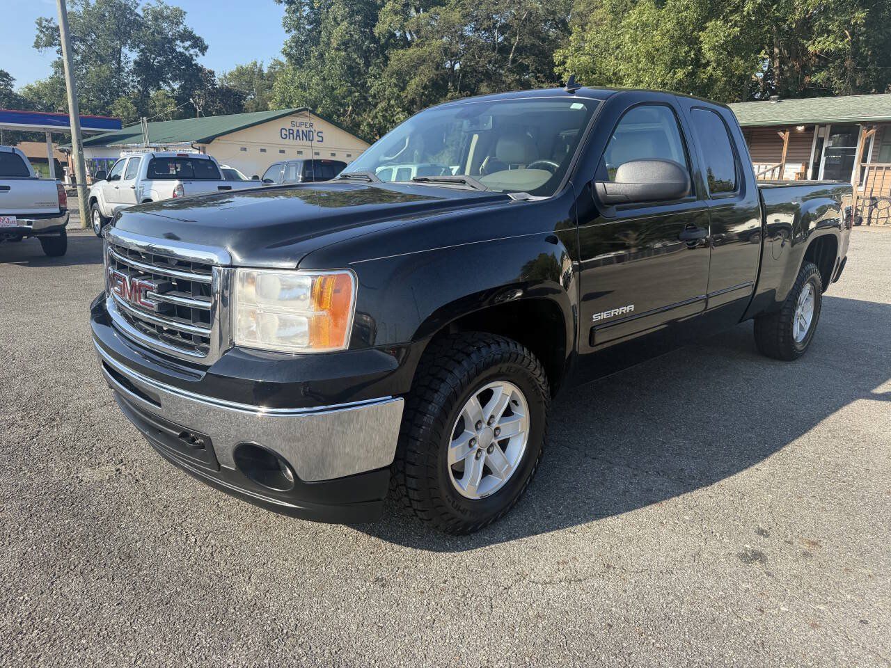 Used 2013 GMC Sierra 1500 SLE w/ Power Tech Package AWD/4WD image 1