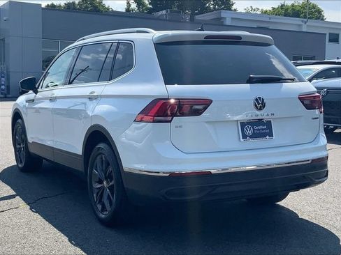 Used 2024 Volkswagen Tiguan SE AWD/4WD image 3