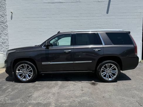 Used 2018 Cadillac Escalade Premium Luxury w/ LPO, Radiant Package AWD/4WD image 10