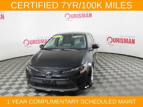 Used 2025 Toyota Corolla LE w/ Convenience Package FWD image 1