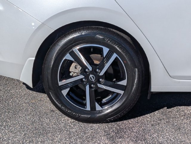 Certified 2025 Nissan Sentra SV w/ All-Weather Package FWD image 9