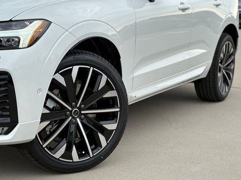New 2026 Volvo XC60 B5 Ultra w/ Protection Package Premier image 9