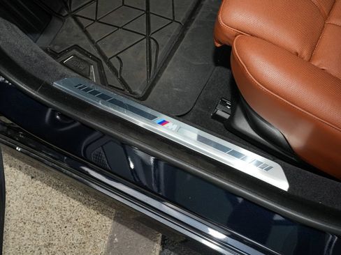 Used 2025 BMW i7 xDrive60 AWD/4WD image 19