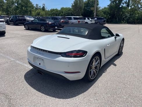 Used 2017 Porsche 718 Boxster RWD image 2