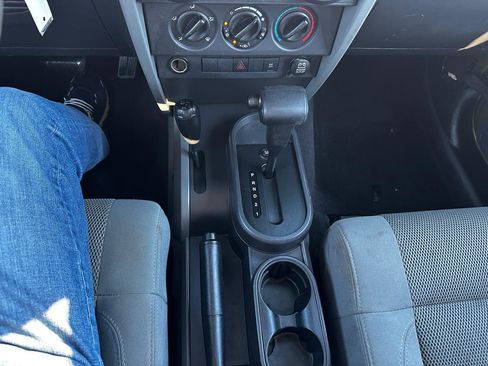 Used 2007 Jeep Wrangler Unlimited Sahara image 13