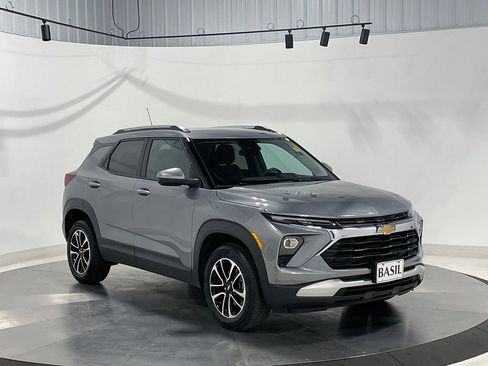 Used 2024 Chevrolet TrailBlazer LT w/ Driver Confidence Package AWD/4WD image 38