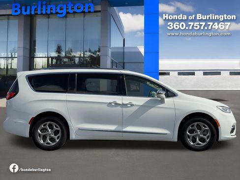 Used 2021 Chrysler Pacifica Limited w/ Premium & Safety Sphere Group AWD/4WD image 7