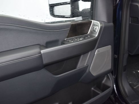 New 2025 Ford F350 Lariat w/ Black Appearance Package image 9