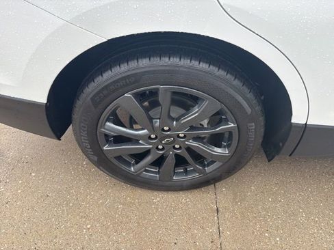 Used 2023 Chevrolet Equinox RS w/ RS Leather Package AWD/4WD image 9