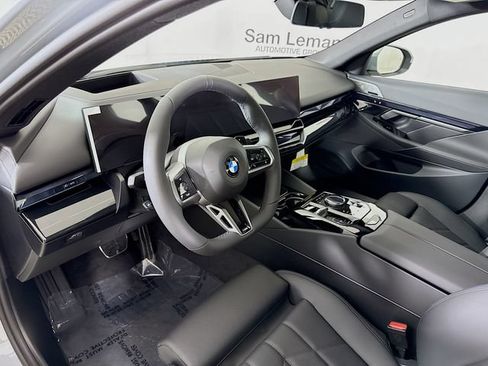 New 2027 BMW 530i xDrive w/ M Sport Package AWD/4WD image 9
