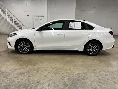 Used 2023 Kia Forte GT-Line w/ GT-Line Premium Package FWD image 4