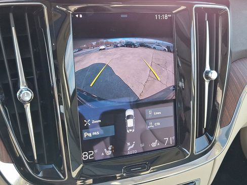 Used 2021 Volvo S60 T6 Momentum w/ Climate Package image 24