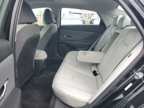 Used 2025 Hyundai Elantra Limited image 25