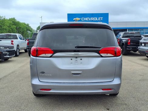 Used 2021 Chrysler Voyager Lxi FWD image 5