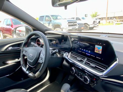 New 2026 Chevrolet Trax RS w/ Sunroof Package FWD image 37